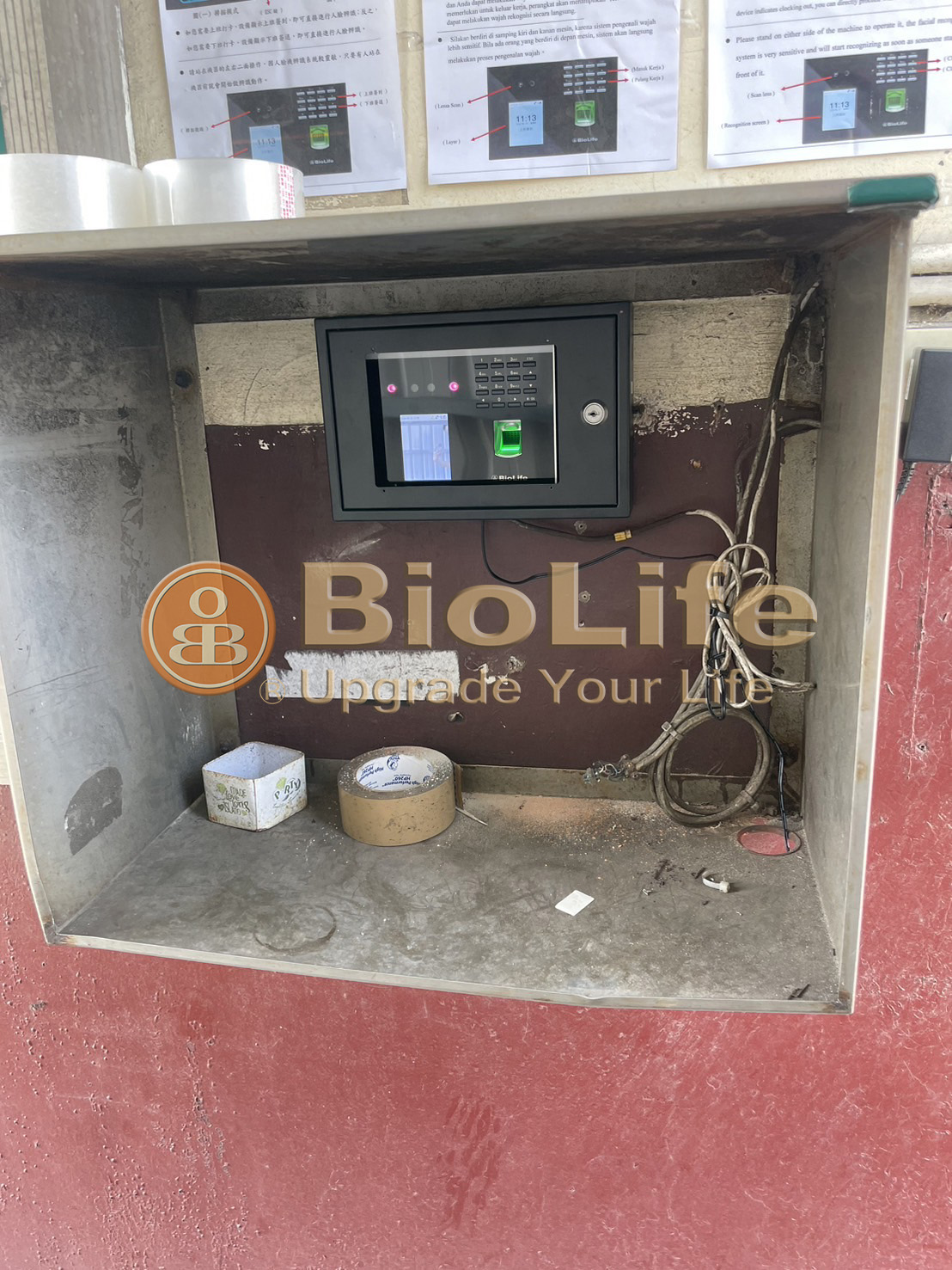 人臉辨識機: 憑藉其領先的技術、靈活的應用場景和高效的管理功能，成為建案與智慧門禁管理的不二之選。無論是提升施工場地的安全，還是為高端住宅與門禁社區提供便捷的進出管理，IF40PRO都展現了其卓越性能
